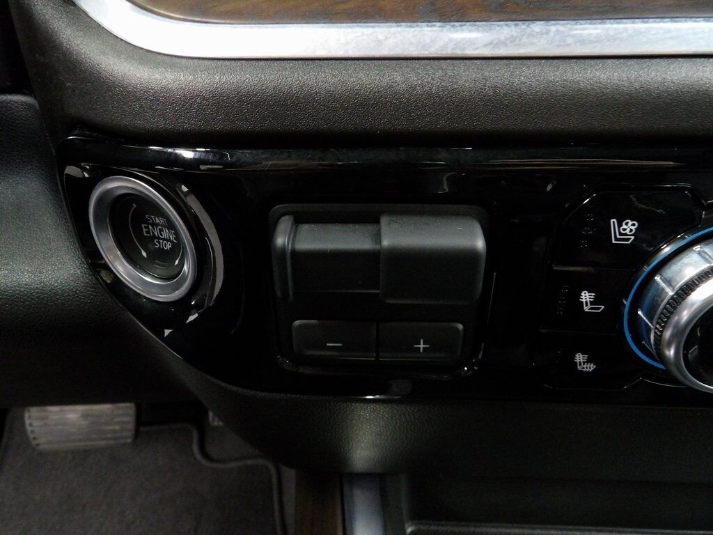 2022 GMC Sierra 1500 4x4 Crew Cab SLT Fond du Lac WI