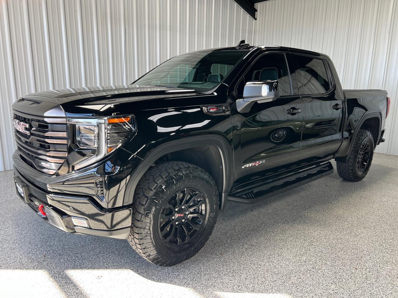 2022 GMC Sierra 1500 AT4X, Sport Step, Bed Cover