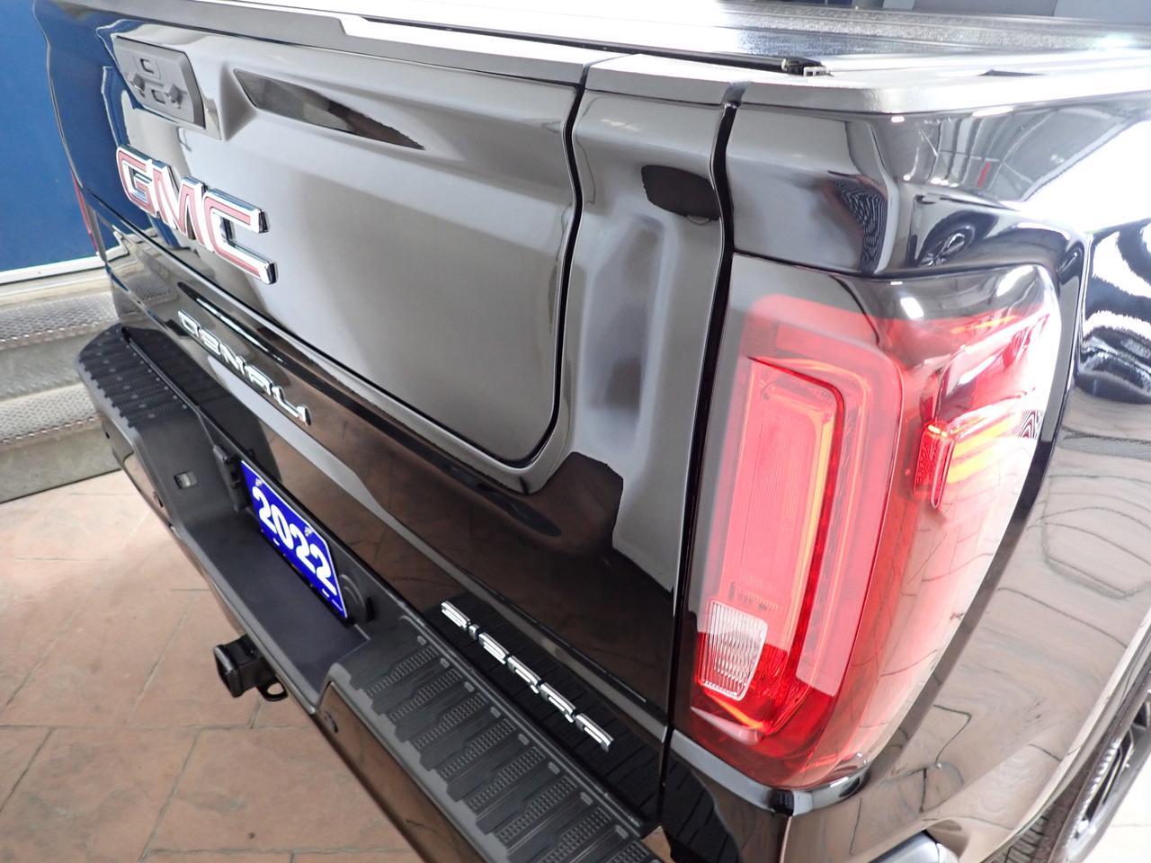 2022 GMC Sierra 1500 DENALI CREW CAB LEATHER NAVI SUNROOF 4WD SHORT BOX Listowel ON