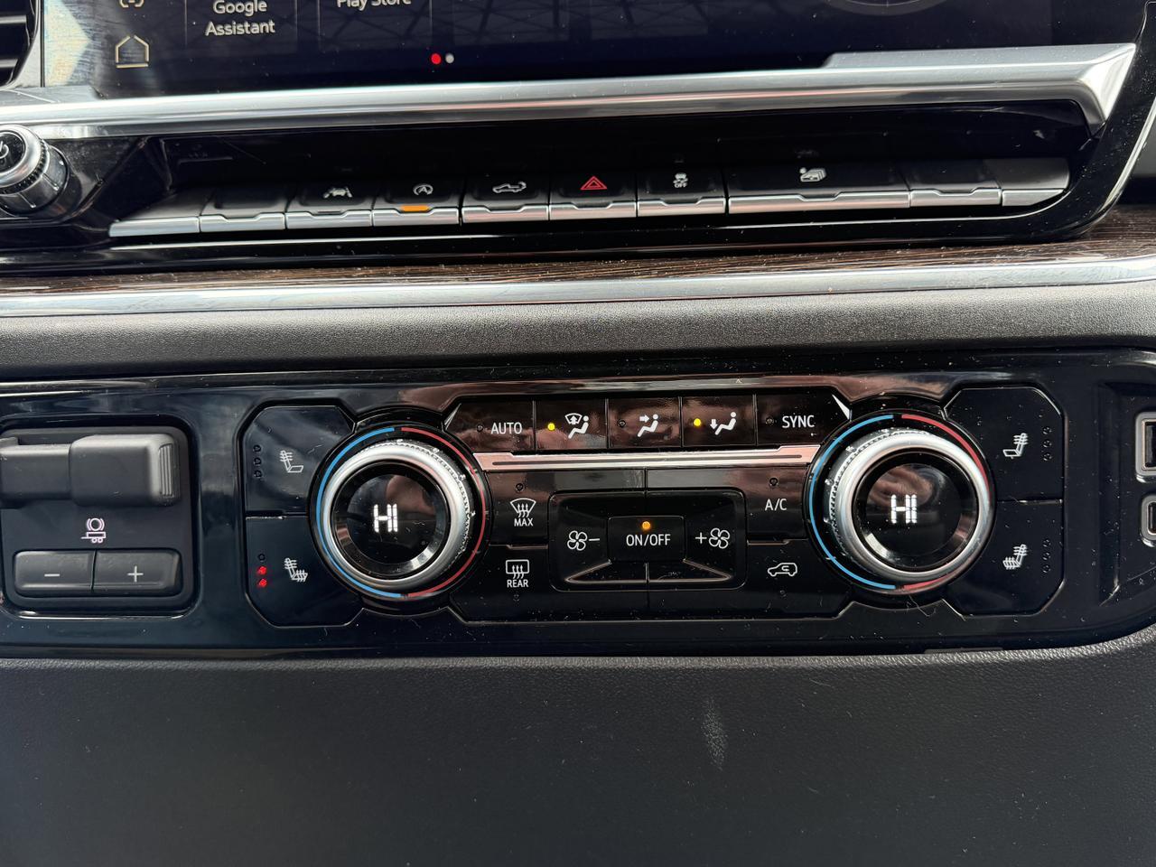 2022 GMC Sierra 1500 Elevation 4WD | Low KMs | NAV | Heated Seats | Remote Start | Backup Camera | 20IN Wheels Redwater AB