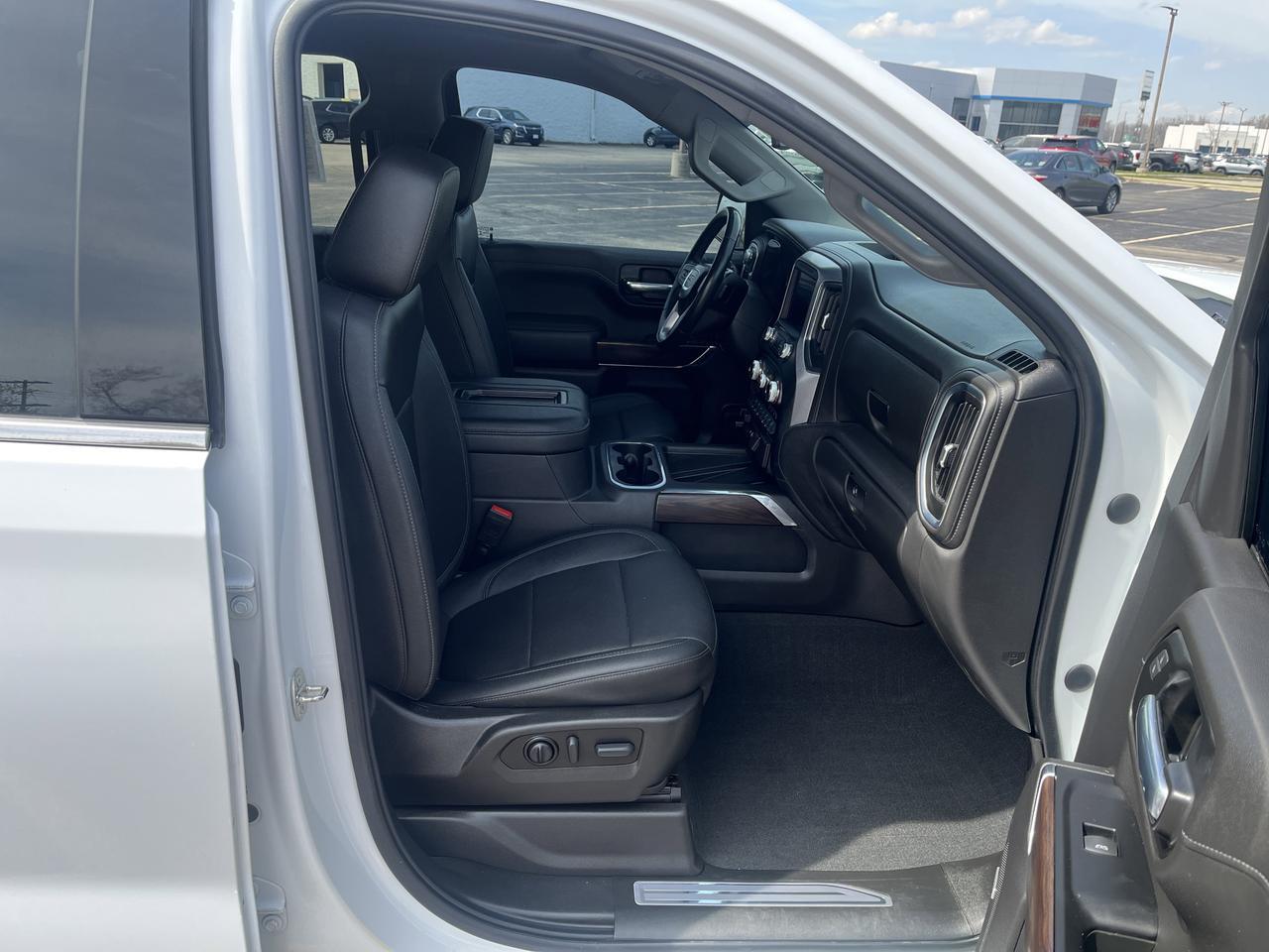 2022 GMC Sierra 1500 Limited SLT X31 Crew Cab 4WD 5.3L PremumPlusPkg w/AdptvCrz Nav 20s HtdMemBuckets Spray-OnBedliner Saukville WI