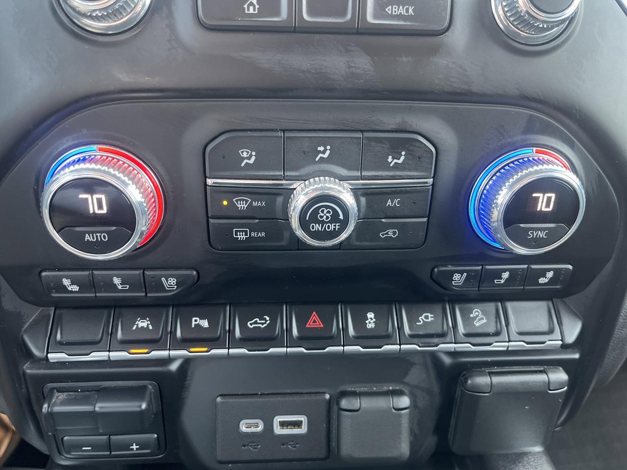 2022 GMC Sierra 1500 Limited SLT X31 Crew Cab 4WD 5.3L PremumPlusPkg w/AdptvCrz Nav 20s HtdMemBuckets Spray-OnBedliner Saukville WI