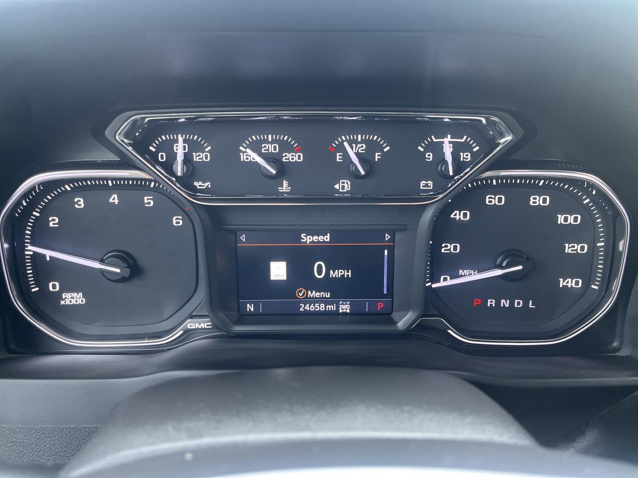 2022 GMC Sierra 1500 Limited SLT X31 Crew Cab 4WD 5.3L PremumPlusPkg w/AdptvCrz Nav 20s HtdMemBuckets Spray-OnBedliner Saukville WI