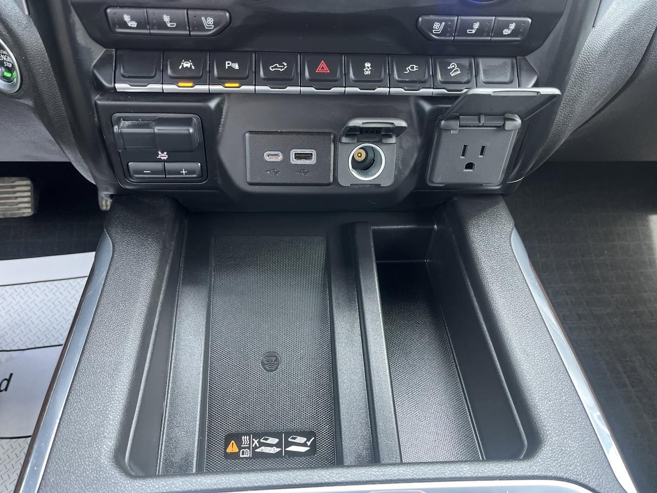 2022 GMC Sierra 1500 Limited SLT X31 Crew Cab 4WD 5.3L PremumPlusPkg w/AdptvCrz Nav 20s HtdMemBuckets Spray-OnBedliner Saukville WI