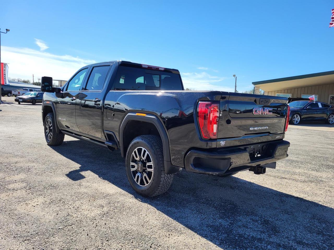 2022 GMC Sierra 2500HD 4WD Crew Cab 159 AT4 Beeville TX