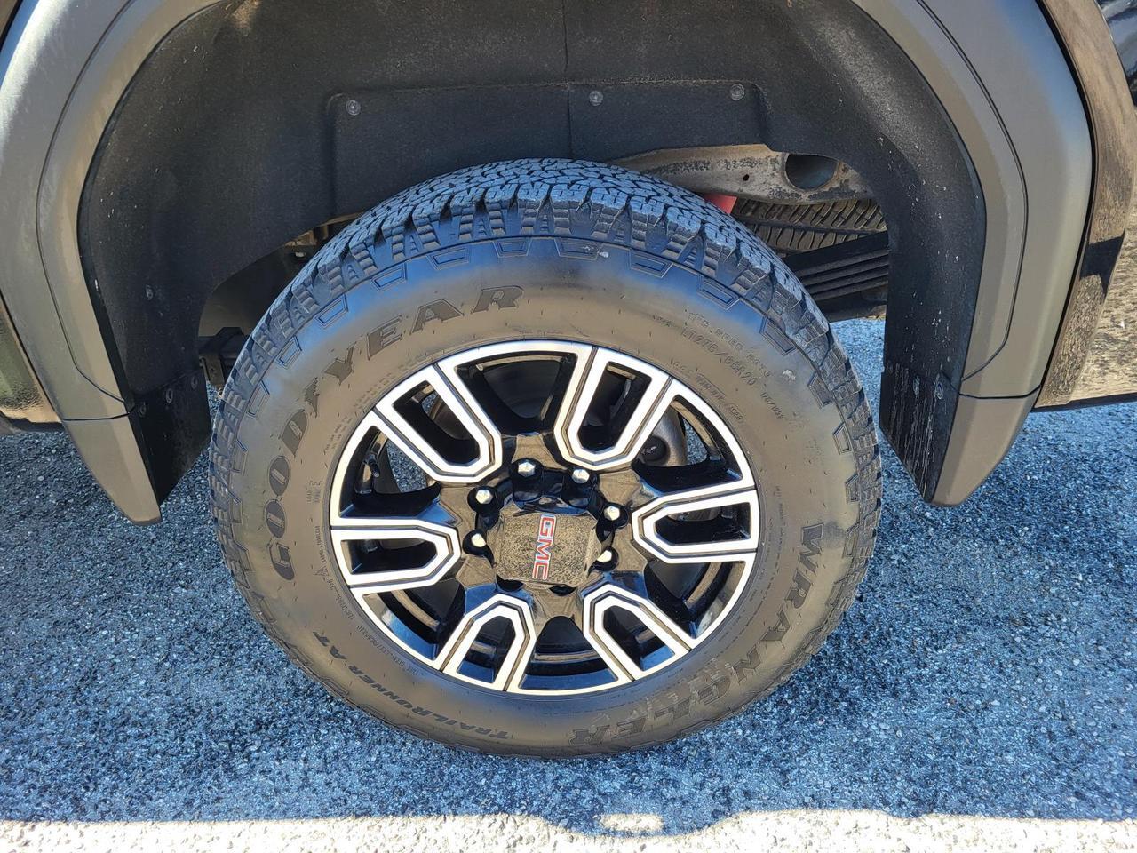 2022 GMC Sierra 2500HD 4WD Crew Cab 159 AT4 Beeville TX