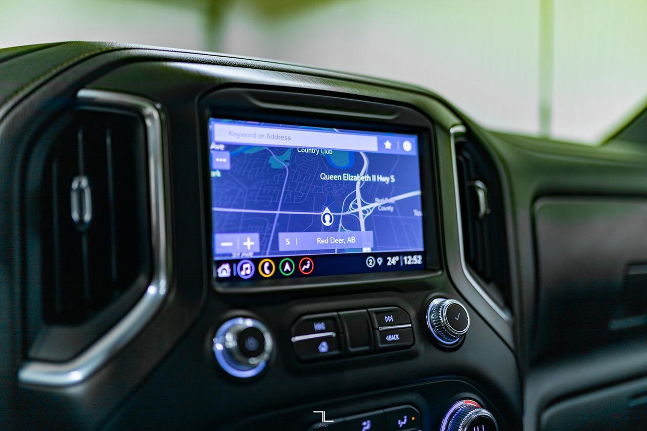 2022 GMC Sierra 2500HD 4x4 Crew Cab AT4 Diesel Leather Roof Nav Red Deer AB