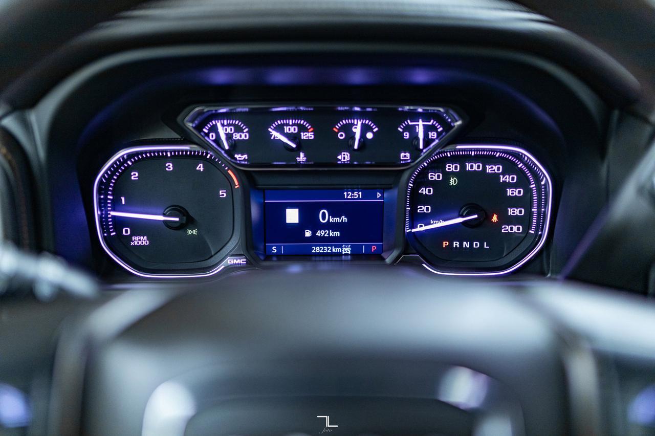 2022 GMC Sierra 2500HD 4x4 Crew Cab AT4 Diesel Leather Roof Nav Red Deer AB