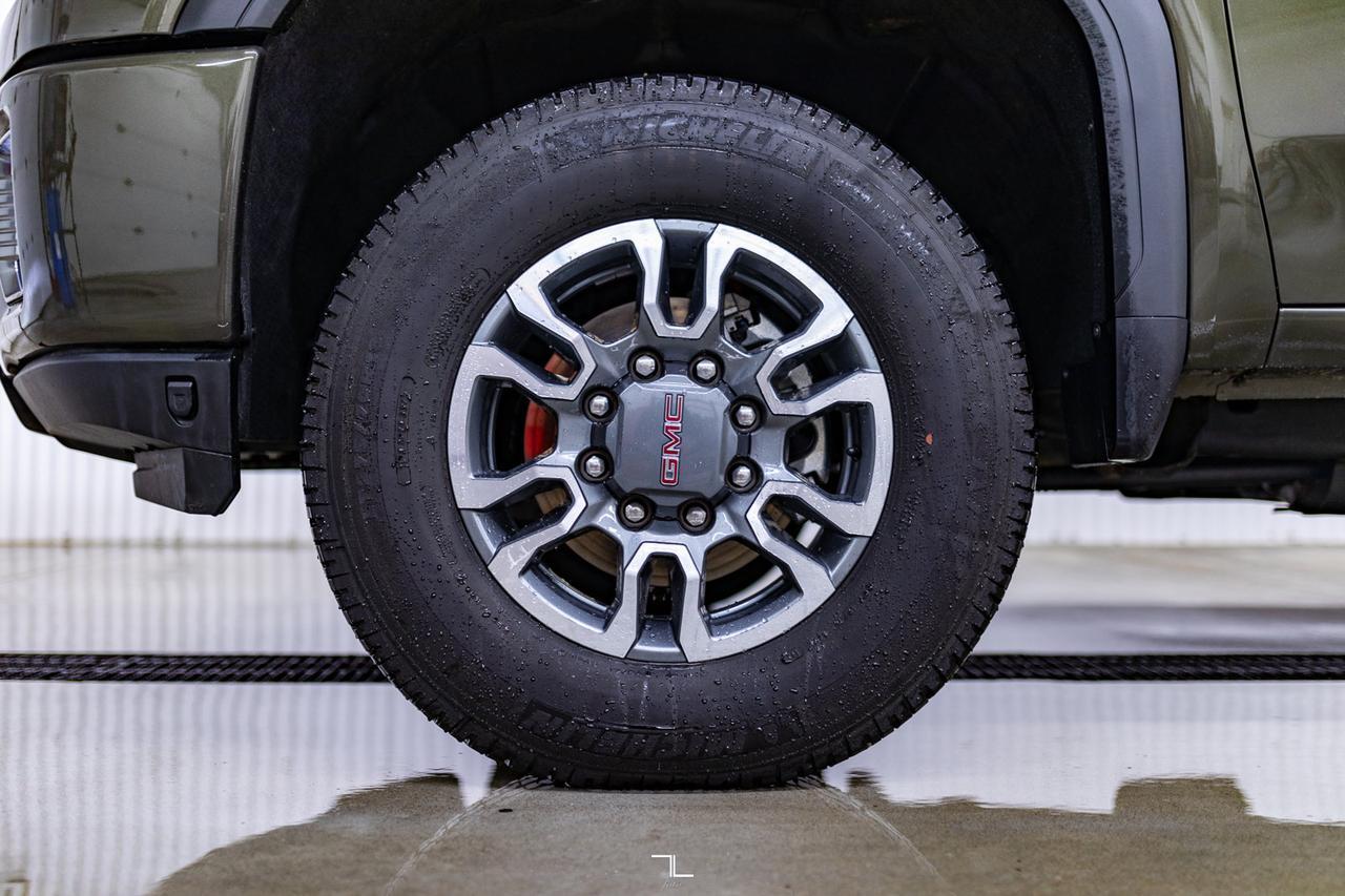 2022 GMC Sierra 2500HD 4x4 Crew Cab AT4 Diesel Leather Roof Nav Red Deer AB