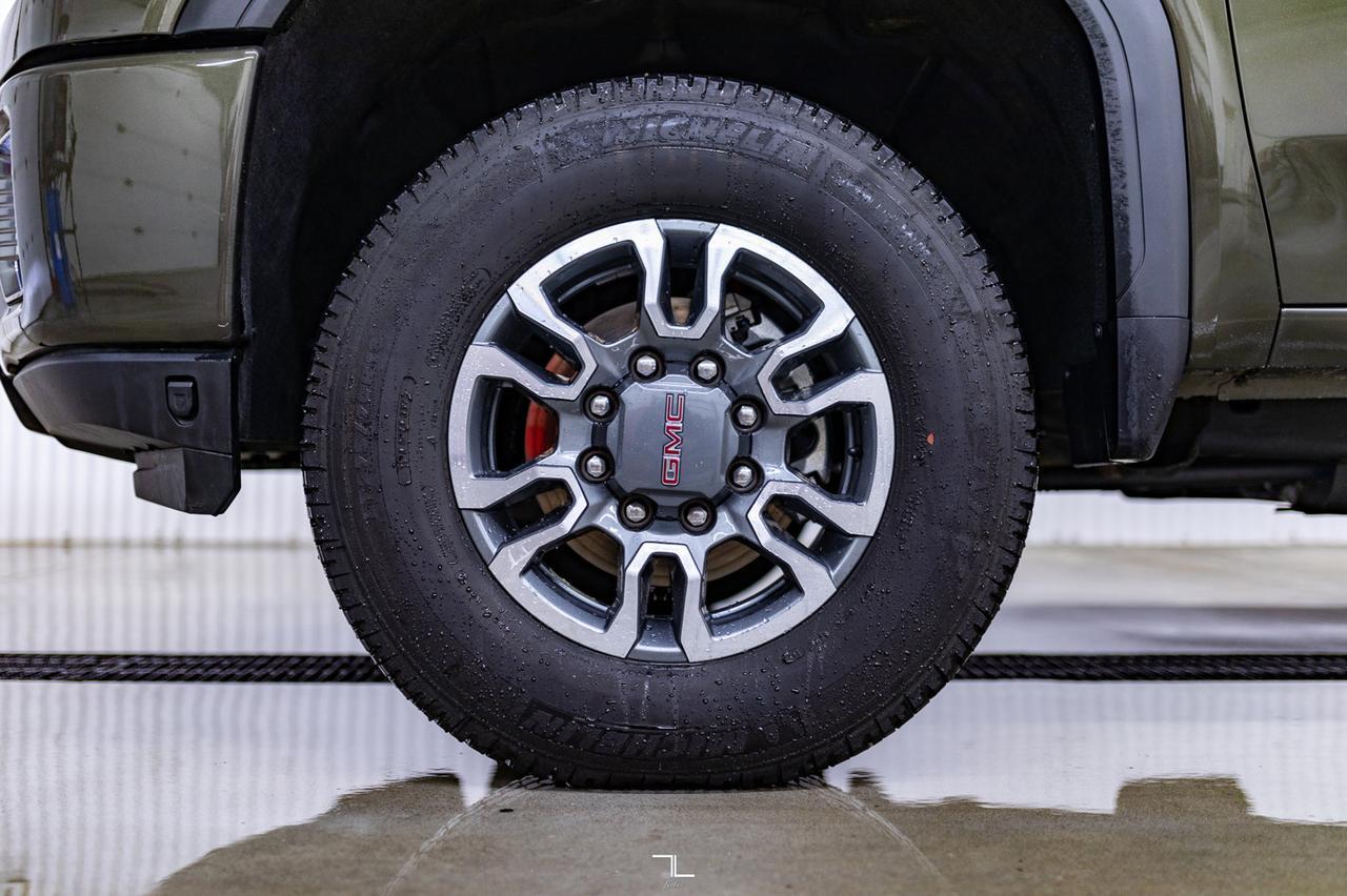 2022 GMC Sierra 2500HD 4x4 Crew Cab AT4 Diesel Leather Roof Nav Red Deer AB