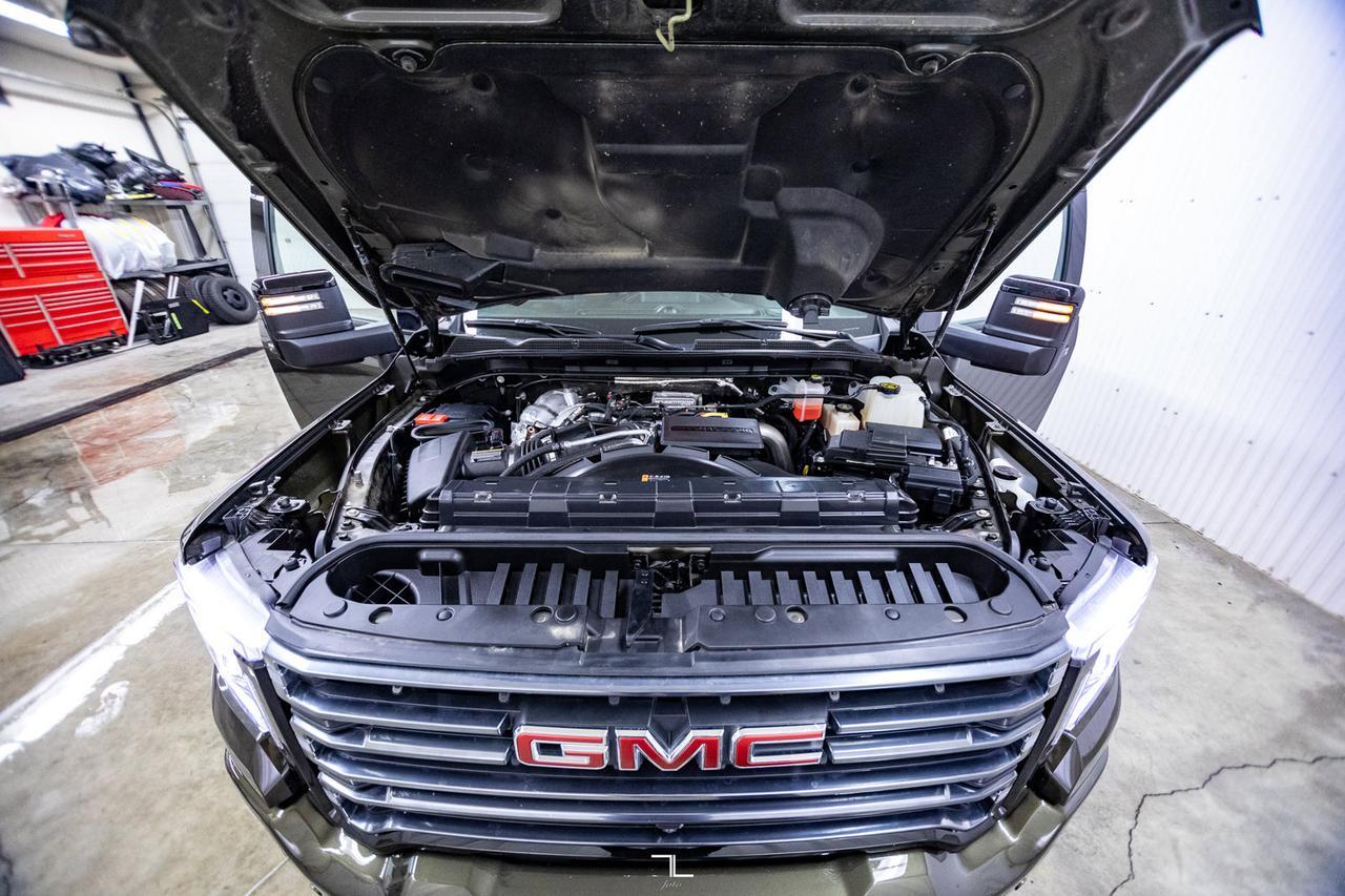 2022 GMC Sierra 2500HD 4x4 Crew Cab AT4 Diesel Leather Roof Nav Red Deer AB