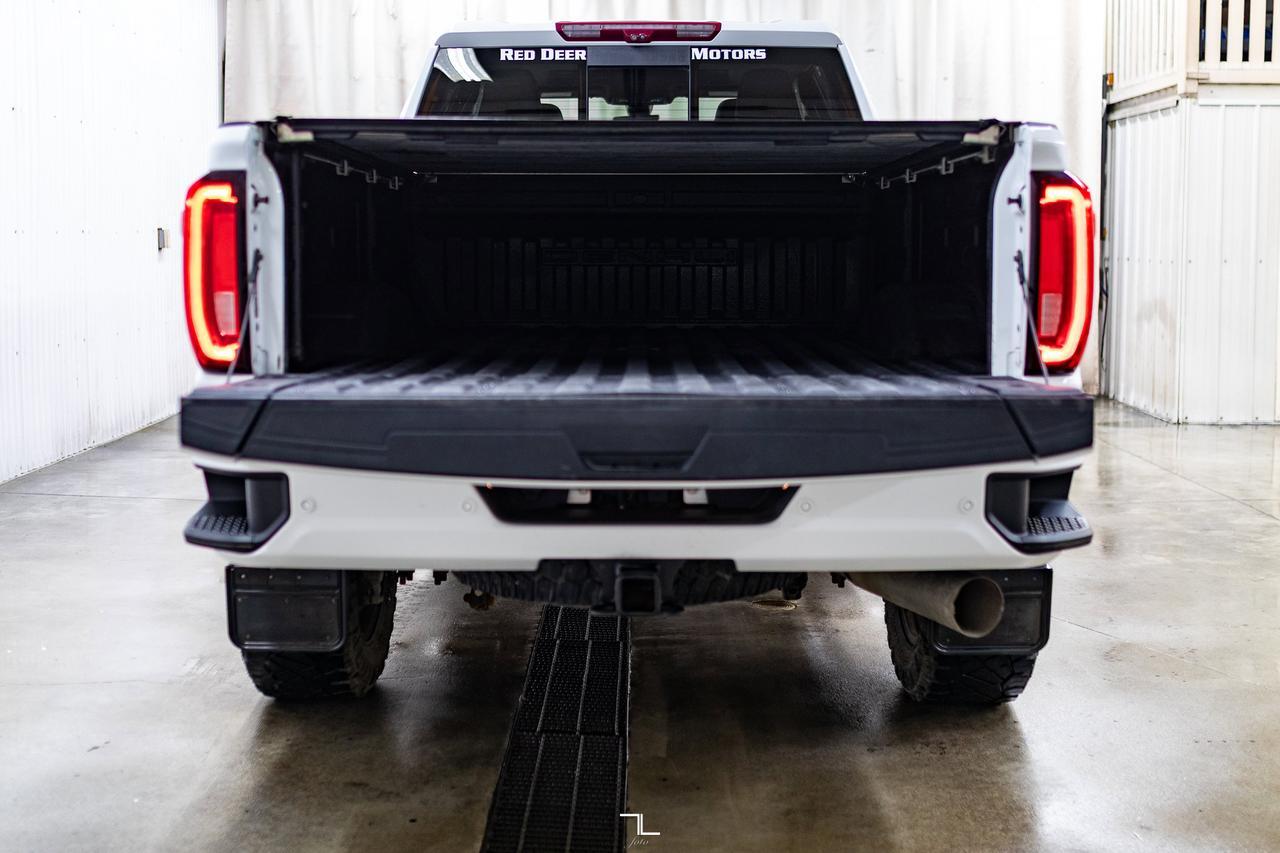 2022 GMC Sierra 2500HD 4x4 Crew Cab Denali Diesel Leather Roof Nav 4" Lift Red Deer AB
