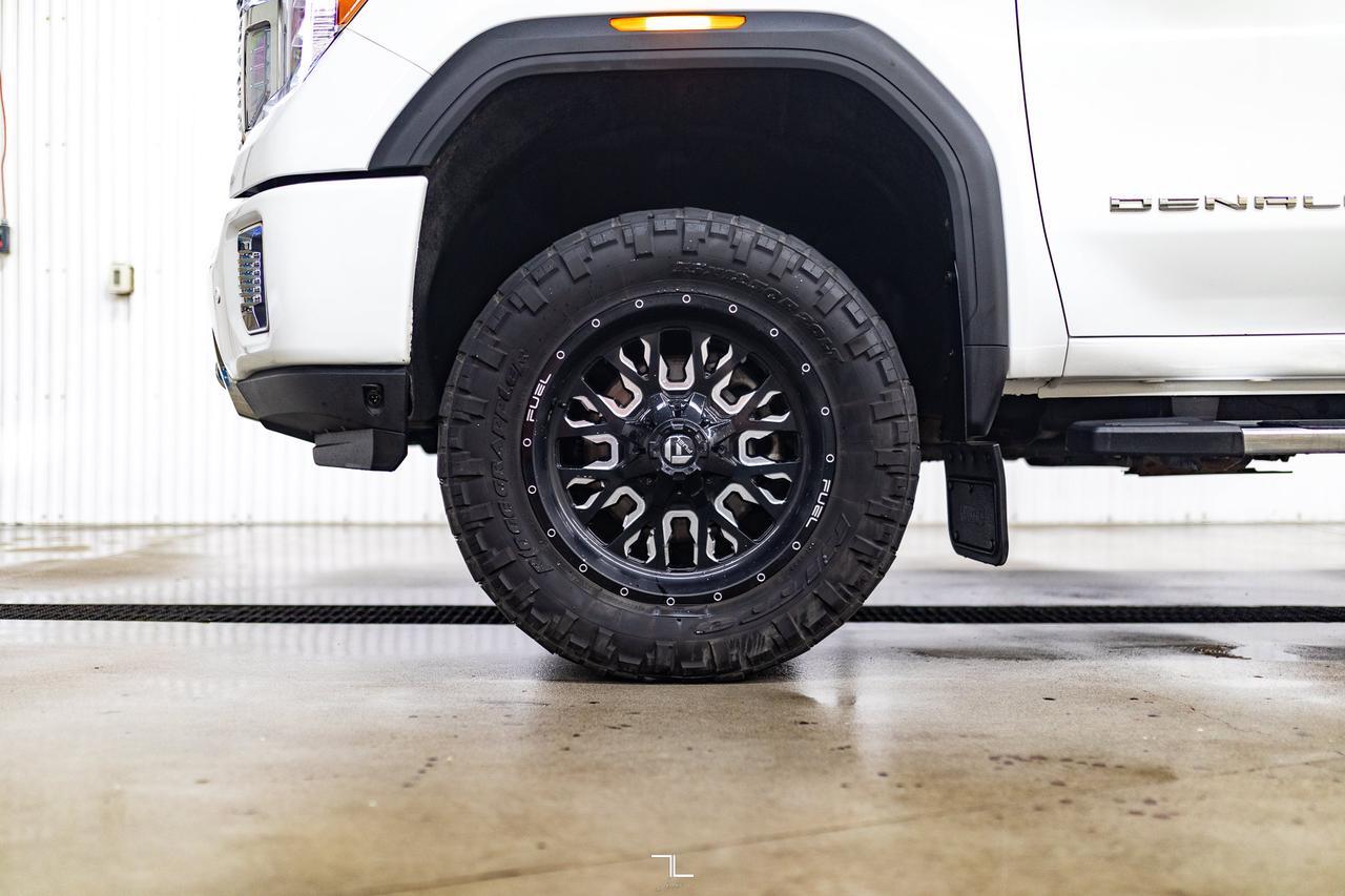 2022 GMC Sierra 2500HD 4x4 Crew Cab Denali Diesel Leather Roof Nav 4" Lift Red Deer AB