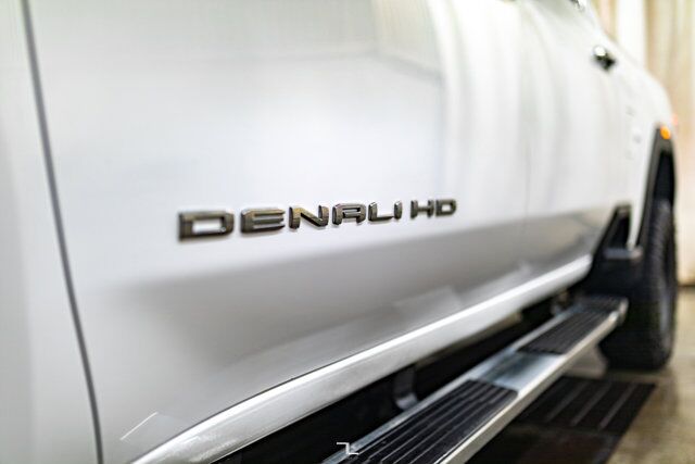 2022 GMC Sierra 2500HD 4x4 Crew Cab Denali Diesel Leather Roof Nav 4&quot; Lift Red Deer AB