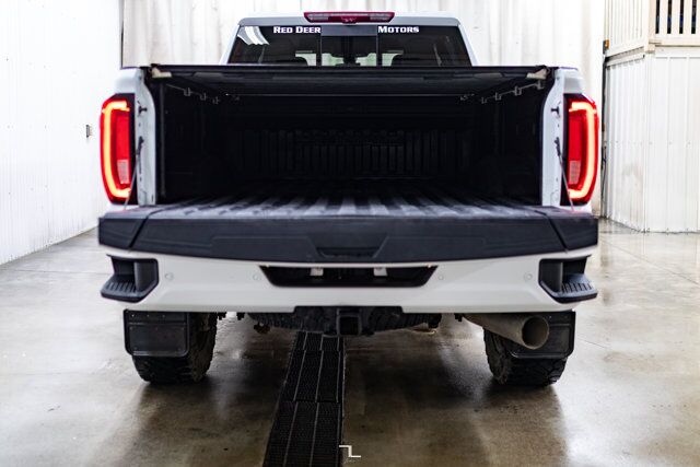 2022 GMC Sierra 2500HD 4x4 Crew Cab Denali Diesel Leather Roof Nav 4&quot; Lift Red Deer AB
