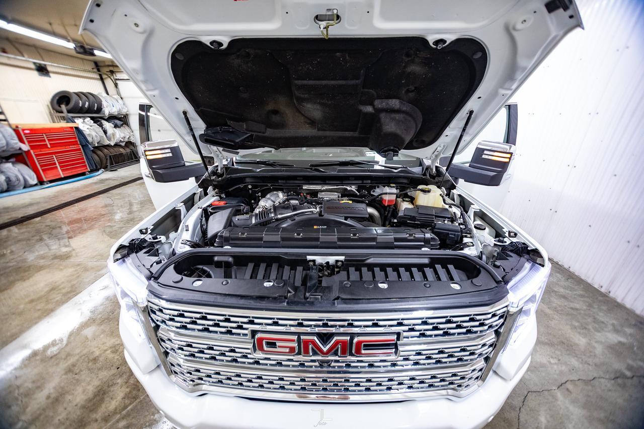 2022 GMC Sierra 2500HD 4x4 Crew Cab Denali Diesel Leather Roof Nav 4" Lift Red Deer AB