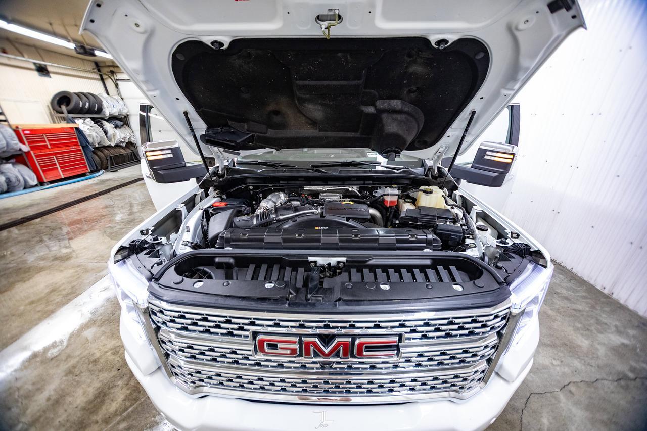 2022 GMC Sierra 2500HD 4x4 Crew Cab Denali Diesel Leather Roof Nav 4" Lift Red Deer AB