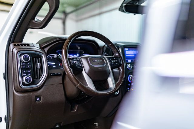 2022 GMC Sierra 2500HD 4x4 Crew Cab Denali Diesel Leather Roof Nav 4&quot; Lift Red Deer AB