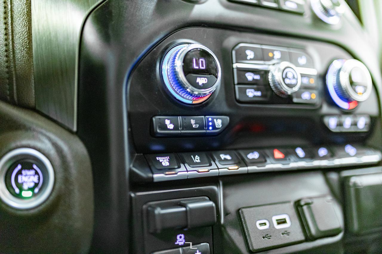 2022 GMC Sierra 2500HD 4x4 Crew Cab Denali Diesel Leather Roof Nav 4" Lift Red Deer AB