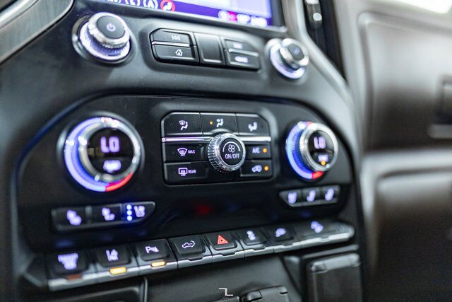 2022 GMC Sierra 2500HD 4x4 Crew Cab Denali Diesel Leather Roof Nav 4&quot; Lift Red Deer AB