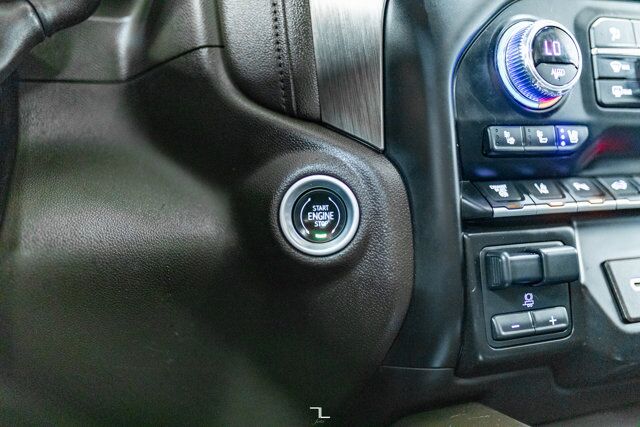 2022 GMC Sierra 2500HD 4x4 Crew Cab Denali Diesel Leather Roof Nav 4&quot; Lift Red Deer AB