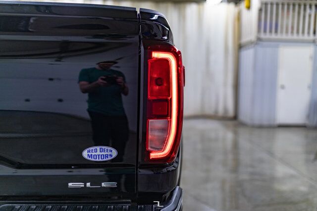 2022 GMC Sierra 2500HD 4x4 Crew Cab SLE Diesel BCam Red Deer AB