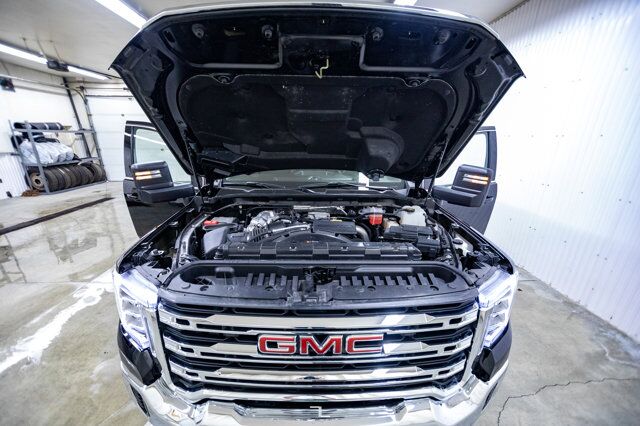 2022 GMC Sierra 2500HD 4x4 Crew Cab SLE Diesel BCam Red Deer AB