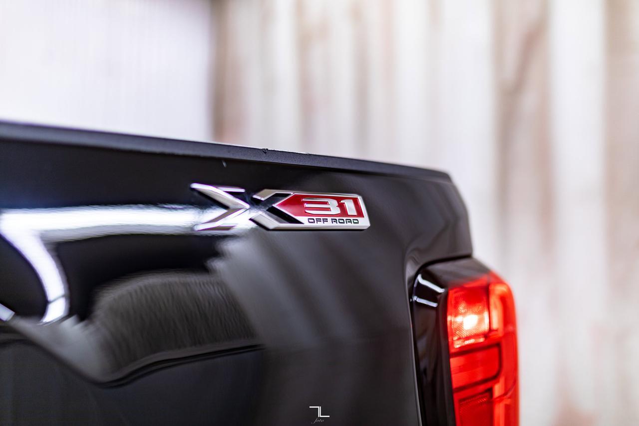 2022 GMC Sierra 2500HD 4x4 Crew Cab SLE X31 Longbox Diesel BCam Red Deer AB