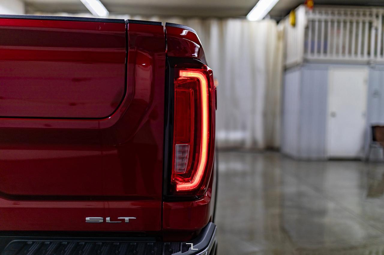 2022 GMC Sierra 2500HD 4x4 Crew Cab SLT Longbox Diesel Leather Roof Red Deer AB