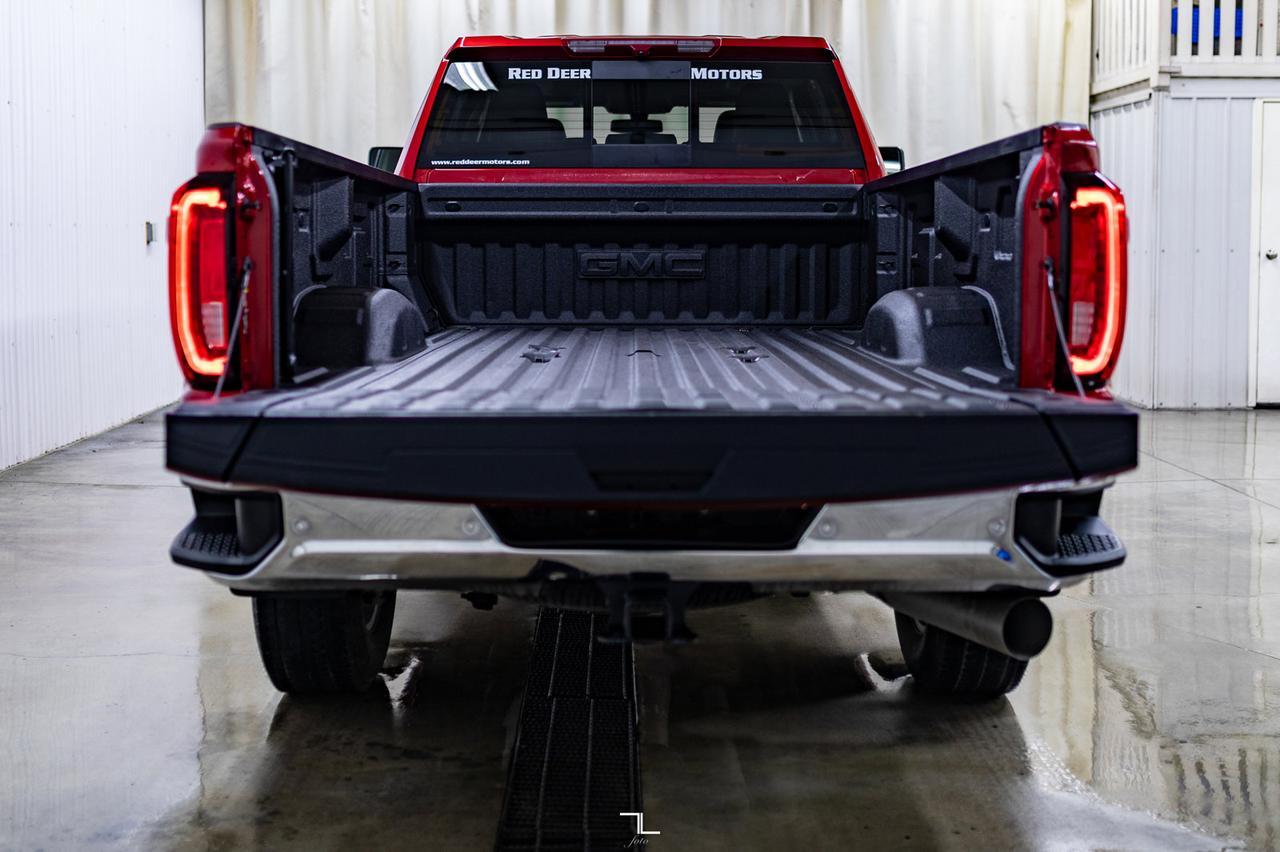 2022 GMC Sierra 2500HD 4x4 Crew Cab SLT Longbox Diesel Leather Roof Red Deer AB