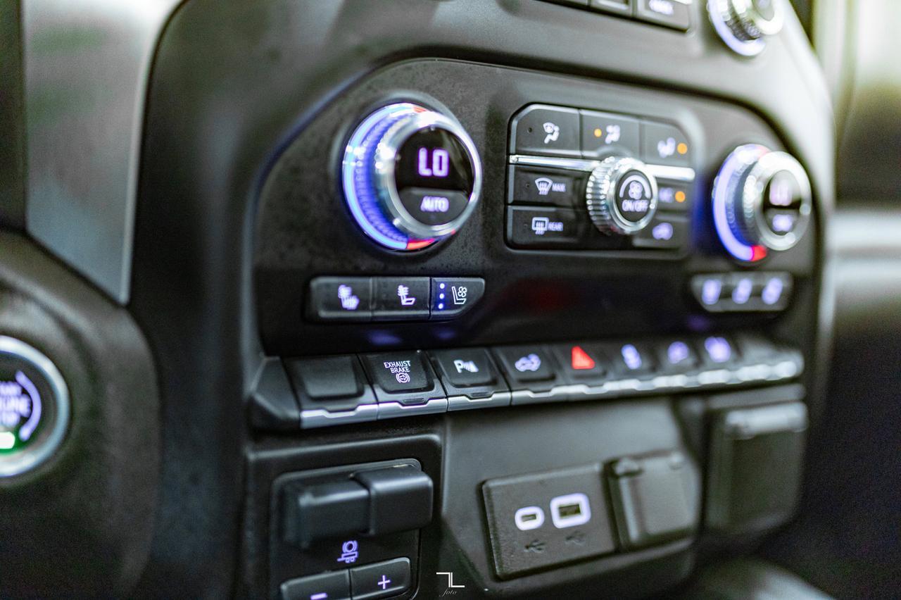 2022 GMC Sierra 2500HD 4x4 Crew Cab SLT Longbox Diesel Leather Roof Red Deer AB