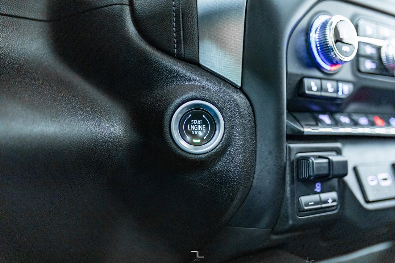 2022 GMC Sierra 2500HD 4x4 Crew Cab SLT Longbox Diesel Leather Roof Red Deer AB