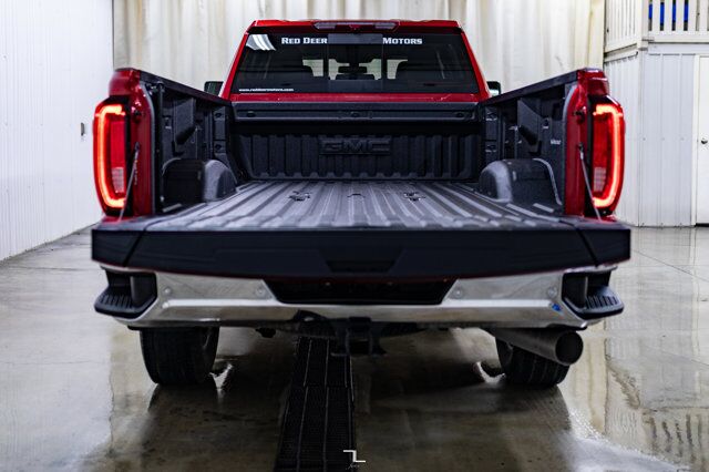 2022 GMC Sierra 2500HD 4x4 Crew Cab SLT Longbox Diesel Leather Roof Red Deer AB