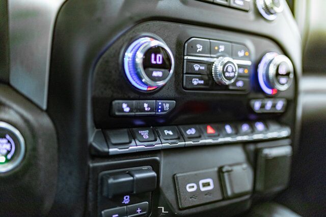 2022 GMC Sierra 2500HD 4x4 Crew Cab SLT Longbox Diesel Leather Roof Red Deer AB