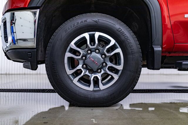 2022 GMC Sierra 2500HD 4x4 Crew Cab SLT Longbox Diesel Leather Roof Red Deer AB