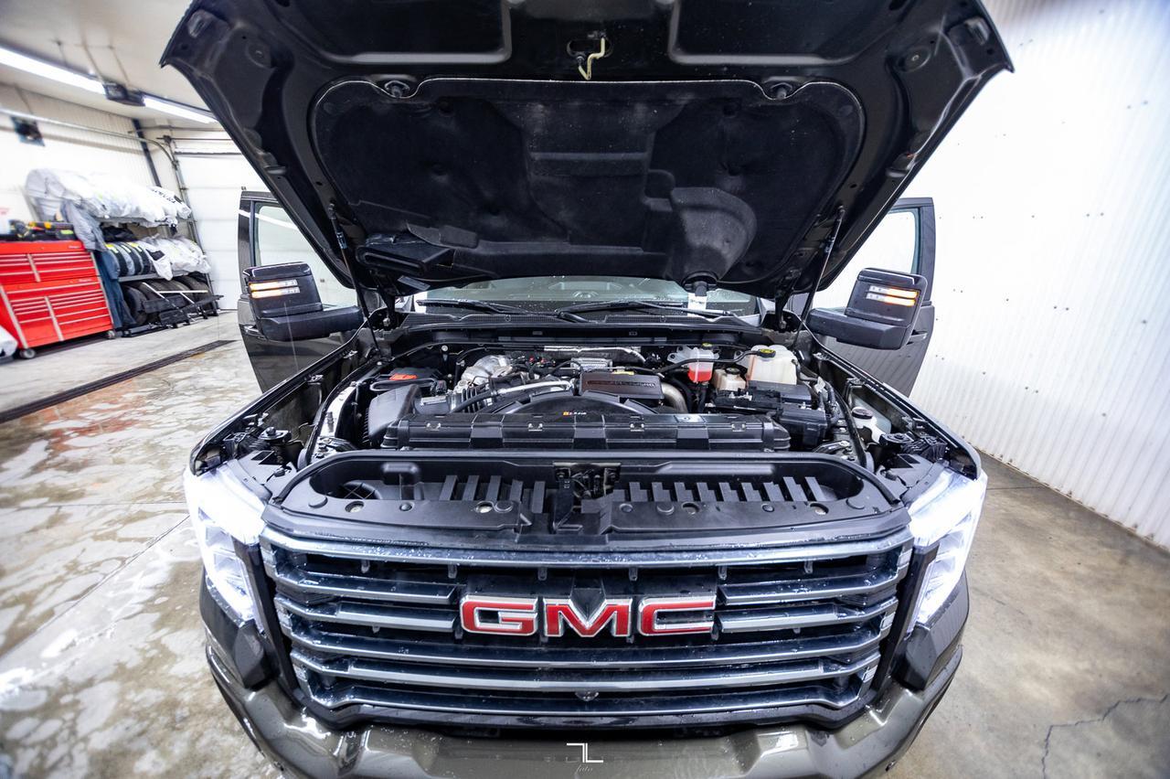 2022 GMC Sierra 3500HD 4x4 Crew Cab AT4 Diesel Leather Roof Nav Red Deer AB