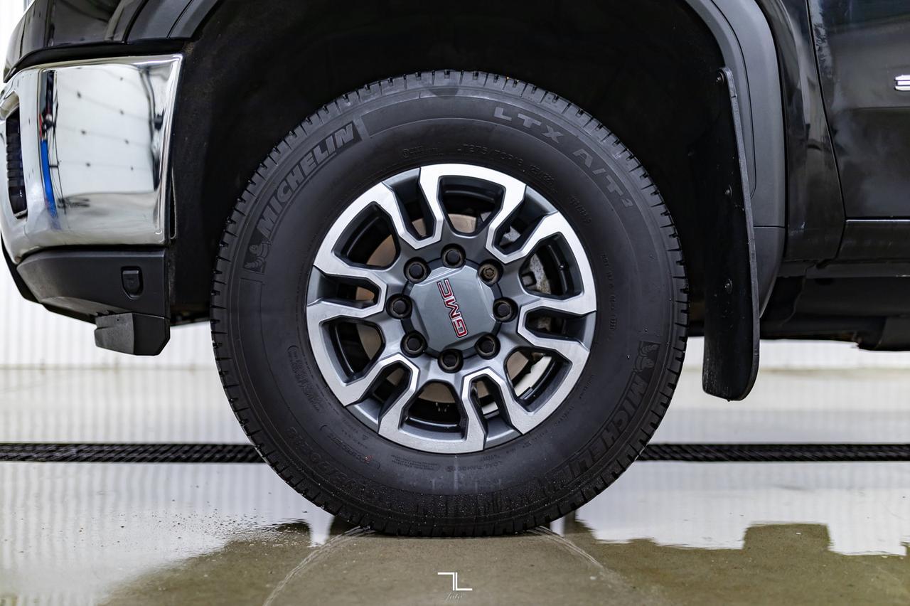 2022 GMC Sierra 3500HD 4x4 Crew Cab SLE Diesel BCam Red Deer AB