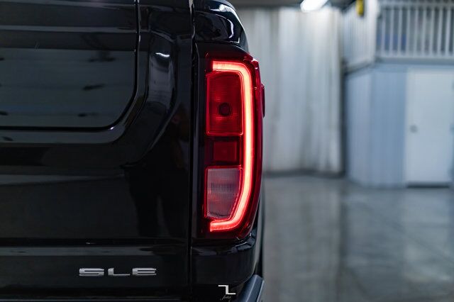 2022 GMC Sierra 3500HD 4x4 Crew Cab SLE Diesel BCam Red Deer AB