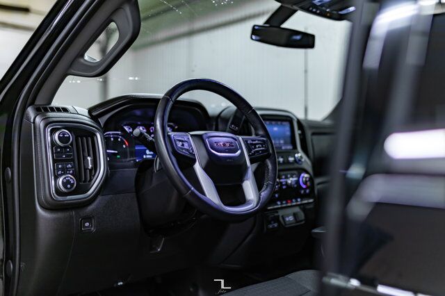 2022 GMC Sierra 3500HD 4x4 Crew Cab SLE Diesel BCam Red Deer AB