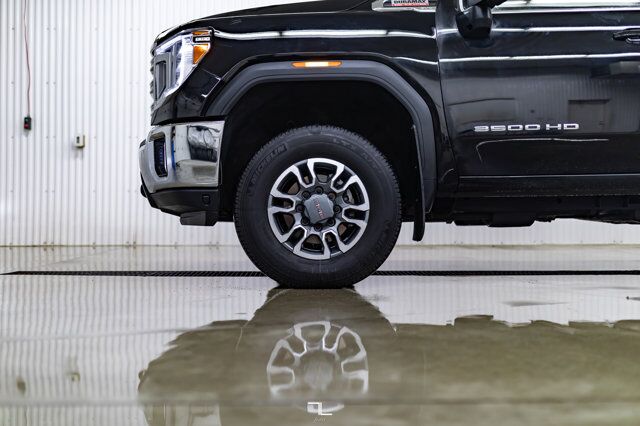 2022 GMC Sierra 3500HD 4x4 Crew Cab SLE Diesel BCam Red Deer AB