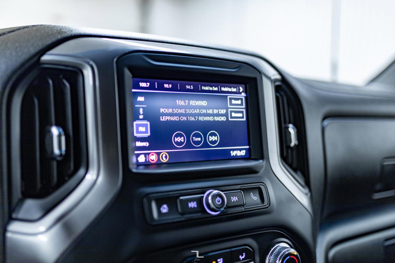 2022 GMC Sierra 3500HD 4x4 Crew Cab SLE Diesel Dually Deck Red Deer AB