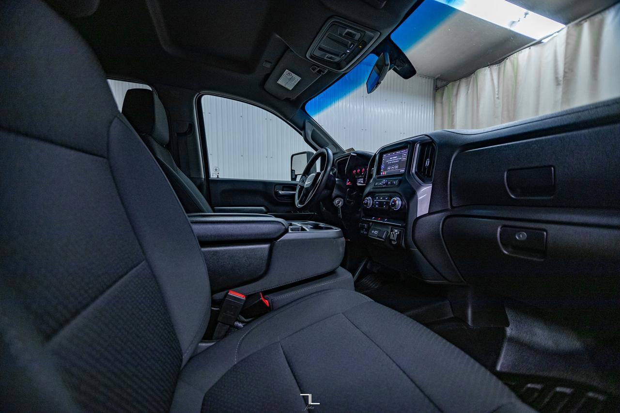 2022 GMC Sierra 3500HD 4x4 Crew Cab SLE Diesel Dually Deck Red Deer AB