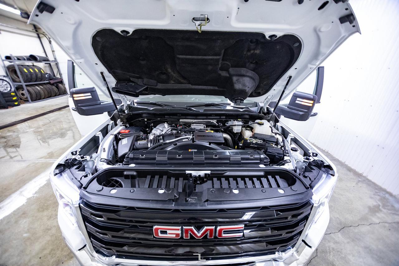 2022 GMC Sierra 3500HD 4x4 Crew Cab SLE Diesel Dually Deck Red Deer AB