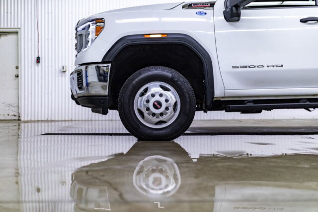 2022 GMC Sierra 3500HD 4x4 Crew Cab SLE Diesel Dually Deck Red Deer AB