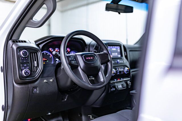 2022 GMC Sierra 3500HD 4x4 Crew Cab SLE Diesel Dually Deck Red Deer AB