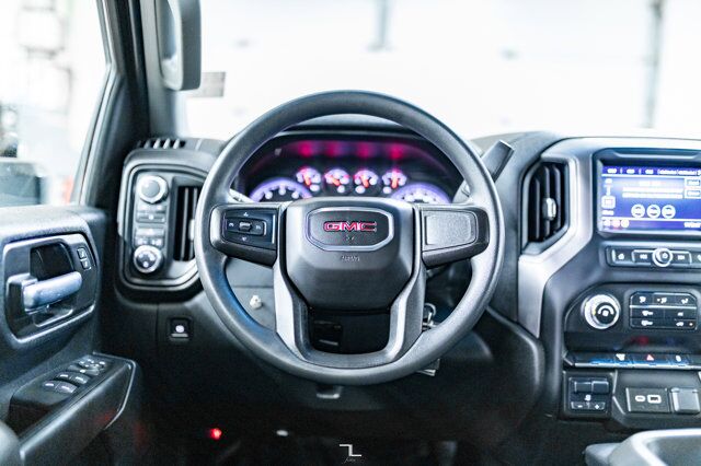 2022 GMC Sierra 3500HD 4x4 Crew Cab SLE Diesel Dually Deck Red Deer AB