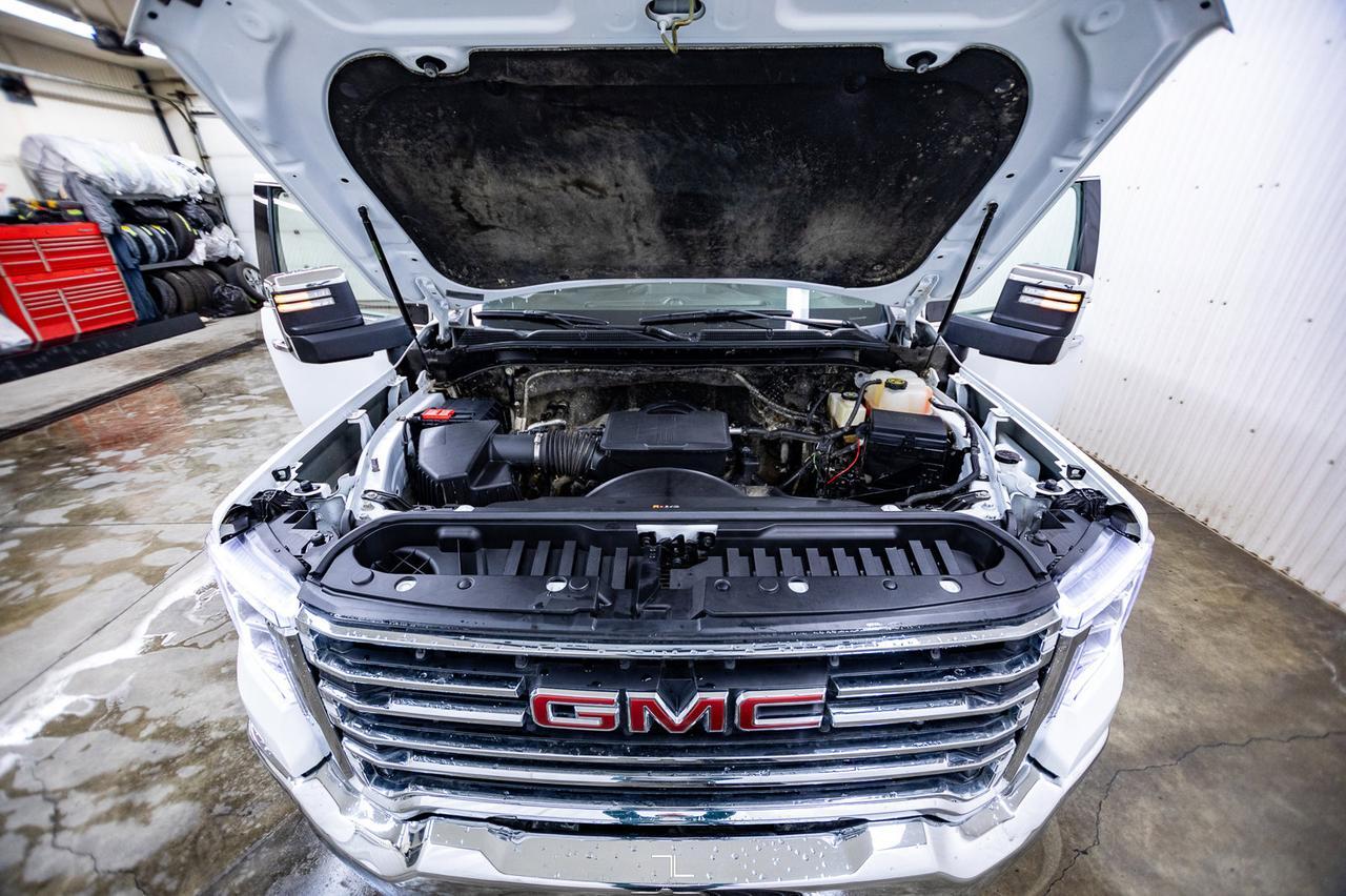 2022 GMC Sierra 3500HD 4x4 Crew Cab SLT Deck Leather BCam Red Deer AB