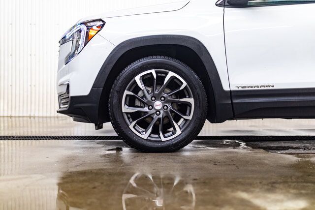 2022 GMC Terrain AWD SLT Leather Roof Nav BCam Red Deer AB