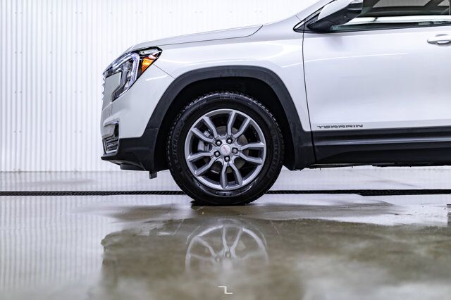 2022 GMC Terrain AWD SLT Leather Roof Nav BCam Red Deer AB