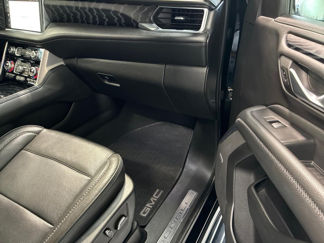 2022 GMC Yukon Denali, Pano Roof, 22in Wheels Houston TX